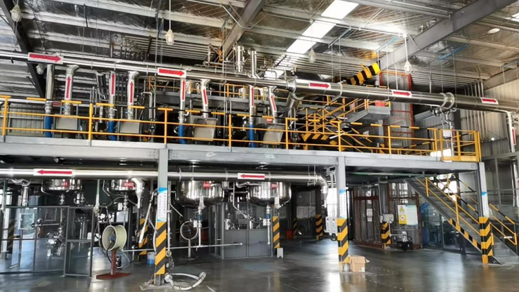 仕全兴油漆涂料生产车间 仕全兴油漆涂料生产车间